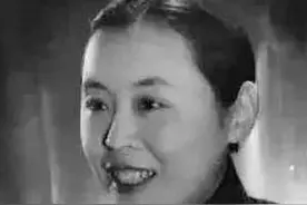 女校长躲藏15年，村里人人夸她心善，最后却因一碗红烧肉被处决图片