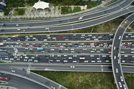 郑州高架总里程已达200多公里，四环全线通车，而西安怎么样呢？图片