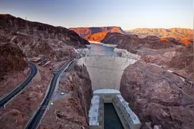 印度斥资220亿修建大坝，扬言超过三峡大坝，结果4秒崩塌？图片