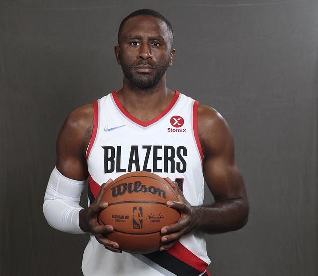 帕特里克-帕特森被开拓者队裁掉(帕特里克帕特森生涯合同)-异化迷-nba