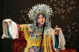百年京剧，国粹精魂｜一曲《鬓边不是海棠红》唱出梨园风采图片