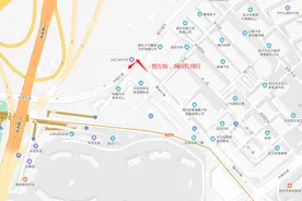 市民反映路口没有左转信号灯，交管部门：反映属实，马上加装图片