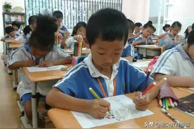 农村小学放学延时至5点半，老师不能辅导作业，现实情况令人担忧图片