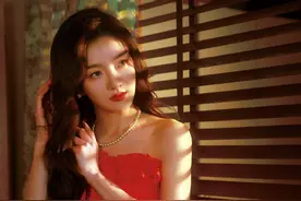 美女艺人SNH48-青钰雯迷人美照欣赏，好美图片