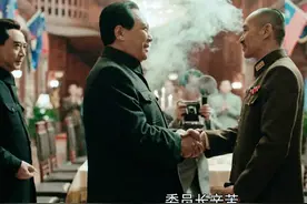 《大决战》武雄关悲壮就义，翠云哭着背回未婚夫，自述令听者泪奔图片
