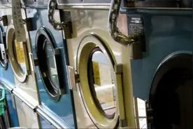 日本洗衣店也用它！9倍浓缩1粒洗7天脏衣服，白衬衫一洗就干净图片