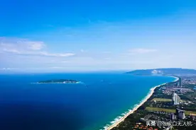 航拍中国南海之滨三亚东疆门户海棠湾美景图片