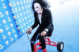 卧槽好壮啊！32岁再进化！库里这样下去离尿检不远了图片