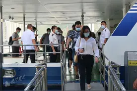 内港往返湾仔航线今日复航 通关时间为早上7时至晚上10时图片