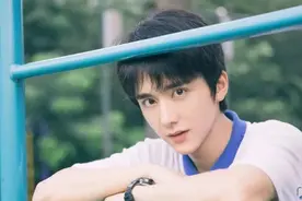 老baby与饭圈女孩大型互动现场：“我正在接待芳龄富婆！”哈哈哈哈哈图片