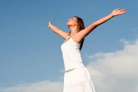 夏天太闷热，能不能不穿内衣了？事关女人的健康，不妨看看图片