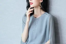 小姨穿这间店的欧货衫，洋气肤白好有女人味，我也要买件给妈妈图片