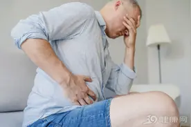 大便带血，究竟是痔疮还是肠癌？医生教你最简单的判断方法图片