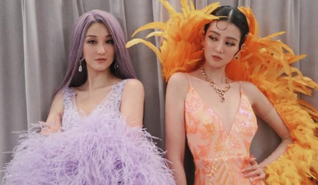 主角化装成鬼国外电影