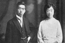 眯眯眼塌鼻梁，还是恶婆婆的日本良子皇后，为何能让天皇独宠一生图片