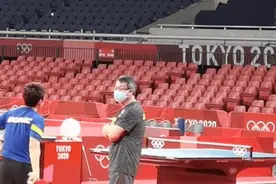 68岁国乒金牌教练近况，为陪冯天薇日本训练，吃了5个月面条图片
