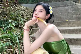 鞠婧祎的皮肤到底有多白？看到手臂有印子，网友：抹泪错怪她了图片