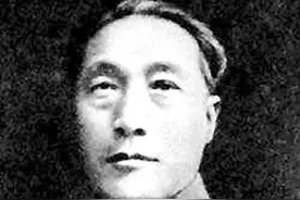 爱国将领高树勋，亲手活埋结拜兄弟，1945年临阵起义后结局如何？图片