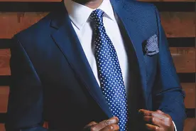 内向的我们，如何避免成为职场透明人，克服演讲恐惧症图片