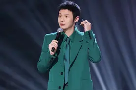 李荣浩顶着被骂的风险教王靖雯投机取巧，结果对方不听话，太亏了图片