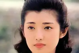 山口百惠：15岁红透日本，61岁隐退39年，爱情美的像童话图片