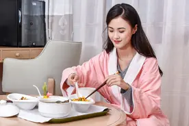 剖腹产第一周很关键，饮食这样安排才合理，产妇要记牢图片