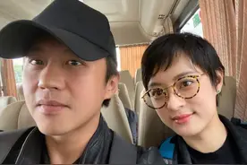 邓超孙俪捐款100万被骂后，黄晓明和杨颖学聪明了图片