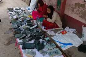 中国女子缅甸行，东西卖给中国人，但中国人去看要先买门票图片