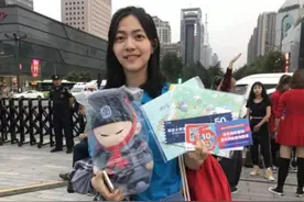 高校不允许大学生点外卖，发现一次就扣学分，引发多数学生不满图片