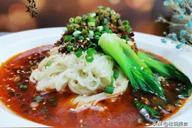 中伏吃面不省事，川菜大厨分享地道重庆小面做法，麻辣鲜香劲爆图片