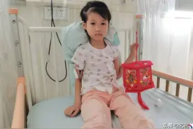 女童患病后打工父母回来救她，她却哭着要爷爷，爸爸愧疚自责图片