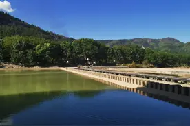 毕业30年再聚首图片