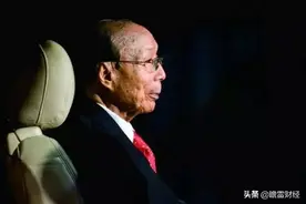捧红周润发、刘德华、周星驰，他一生捐了47亿、3万座楼图片