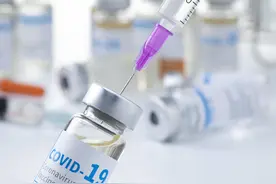 新冠疫苗的副作用有多大？为啥有人打完胳膊疼，有人啥事没有呢？图片