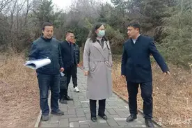 兰雪艳调研南郭寺大景区基础设施建设和春季景区绿化工作图片