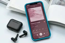 为什么不选AirPodsPro：雷蛇战锤狂鲨真无线Pro耳机图片