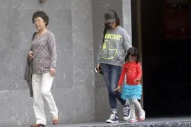 袁泉女儿继承妈妈美貌气质，网友：长大了肯定是个大美人图片