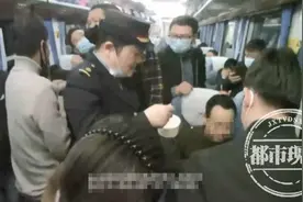 以酒当饭每天半斤？男子在火车上昏厥2次：连喝了2天图片