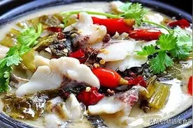 做酸菜鱼，鱼肉和鱼骨要分开吗？教你这样做，鱼肉滑嫩又入味图片
