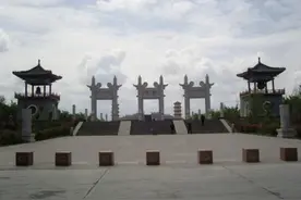 乌鲁木齐的几个大型公墓，其中一个规模之大超乎想象，看是哪个？图片