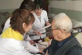 「走向我们的小康生活」守护健康，家庭医生在行动图片