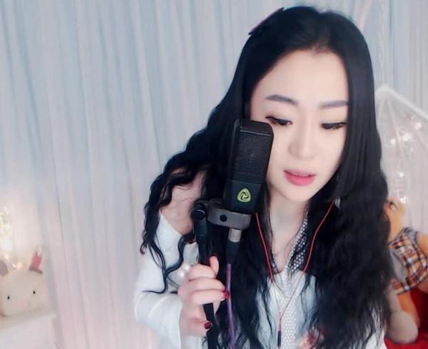 送你一枝格桑花歌曲名?