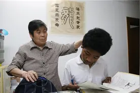 黑人混血弃婴被上海阿婆抚养20年，现在他对阿婆怎么样？图片