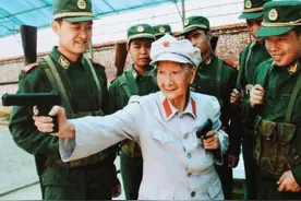 女红军与丈夫新婚后分离47年，再相见时，丈夫已是政协副主席图片