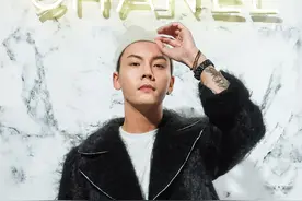 陈伟霆的休闲风穿搭，潮流时尚感满满图片