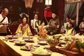 熊掌趣谈：古人吃熊掌有禁忌，还有人发明一道菜，味道和熊掌一样图片