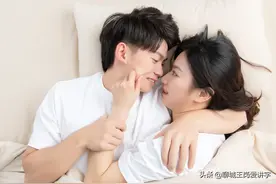缠绵的词语：“缱绻”是什么意思？用于恋人、情人、夫妻间的感情图片