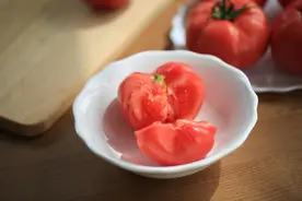 糖渍番茄，最简单最原始的做法，小时候的水果零食图片