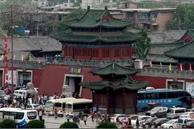 游客开封府参观死牢房，走一圈毛骨悚然，感叹古时犯罪代价太大图片