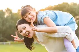 国际女童日：女儿当自强，爱自己，爱他人，愿被世界温柔以待图片